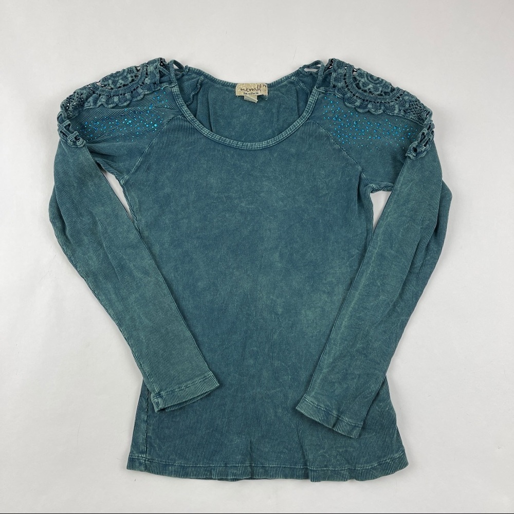 One World Tshirt Womens Medium Petite Green Ribbed Stones Long Sleeve